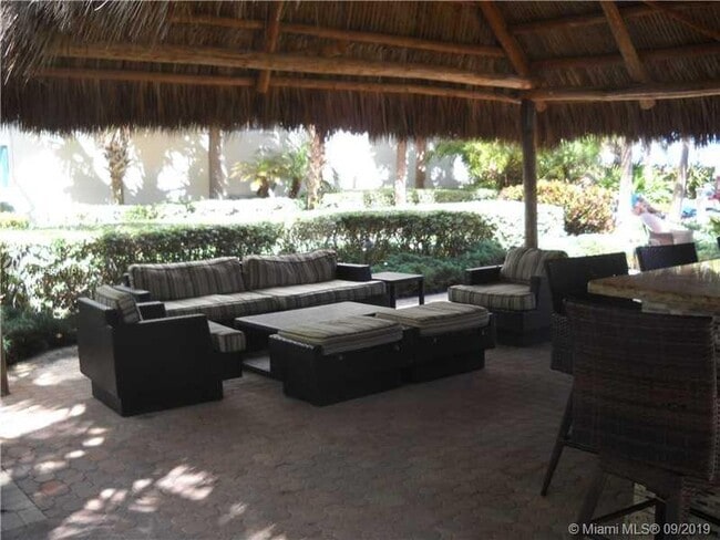 Building Photo - 3901 S Ocean Dr Unit 8L