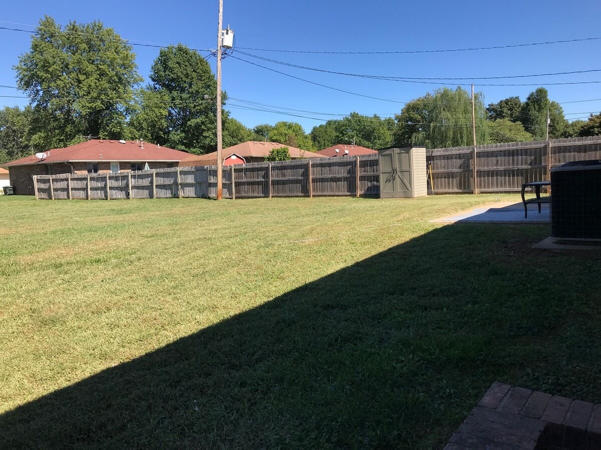 Photo - Charming home in a beautiful neighborhood