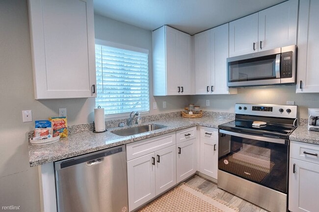 Photo - 2 br, 1 bath Condo - 1110 West Woodland La...