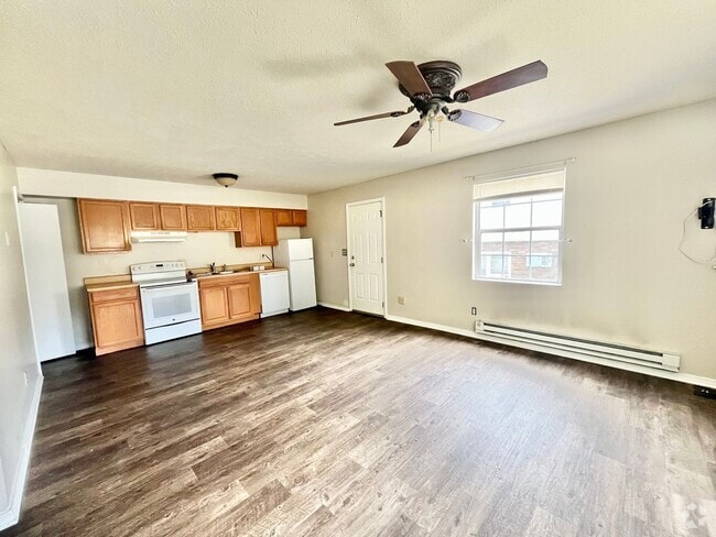 Building Photo - 708 Douglas St Unit 2 Rental
