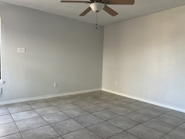 Photo - 2507 Schwald Rd