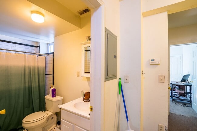 Photo - 1713 Christian St Unit 2