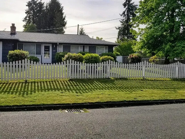 Building Photo - 652 154th Ave SE Rental