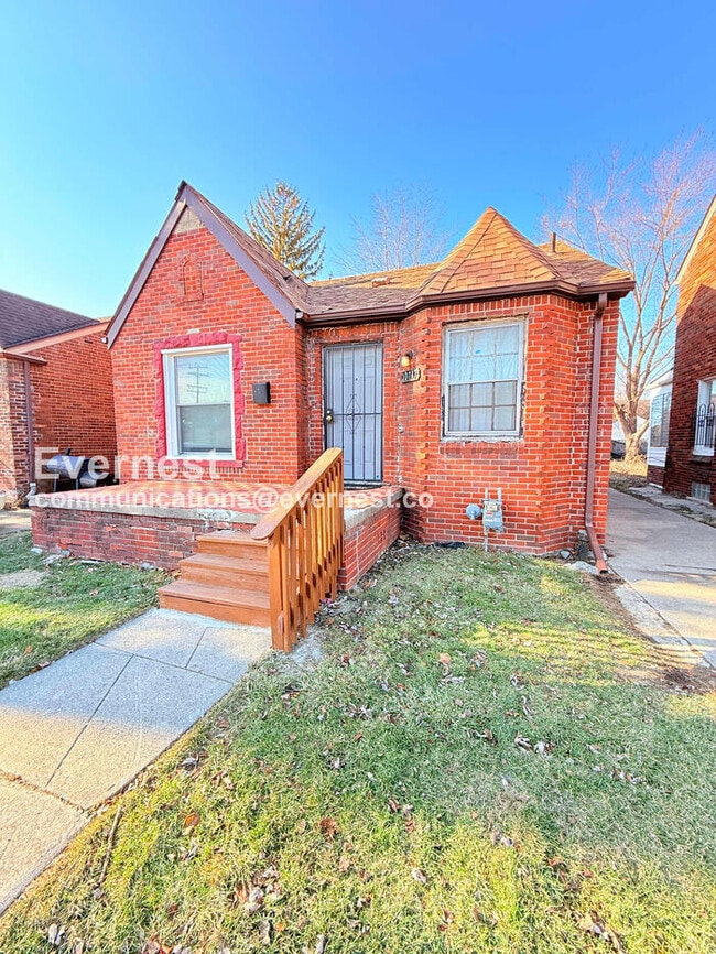 Building Photo - 10747 Roxbury St