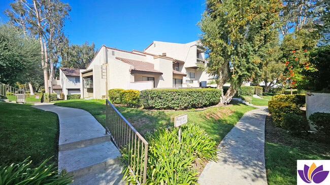 Photo - 5800 Owensmouth Ave Unidad #13