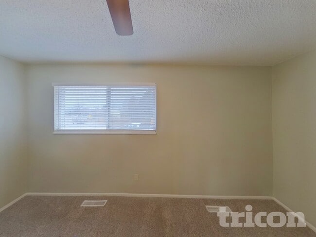 Photo - 4985 Montebello Dr