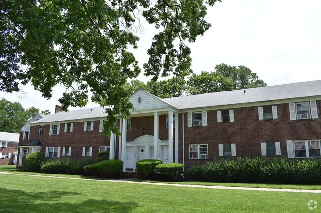 Building Photo - Michael Manor Apartment Homes