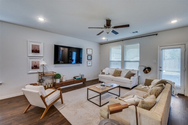 Photo - 3305 Ironstone Rd