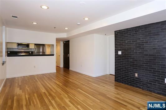 Building Photo - 1320 Bloomfield St Unit 4A Rental