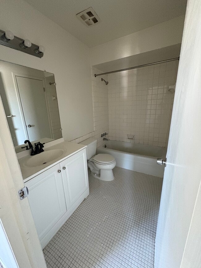 Photo - 1803 Saint Johns Blvd Apartments