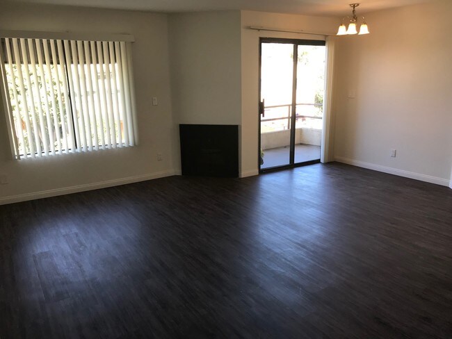 Photo - Barry Gardens Plaza Apartments