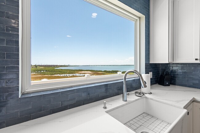 Photo - 111 W Sunny Isle Dr