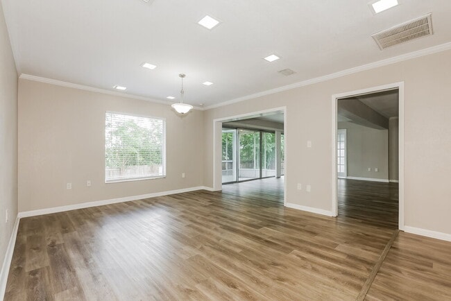Photo - 1033 Campbell Ave