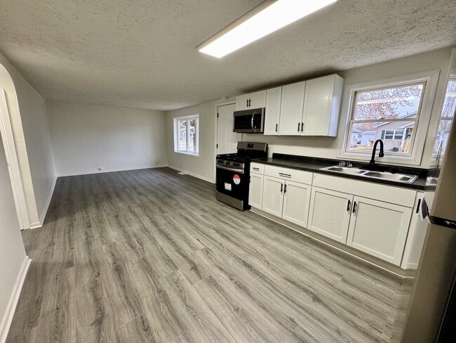 Photo - 1419 N Purdum St