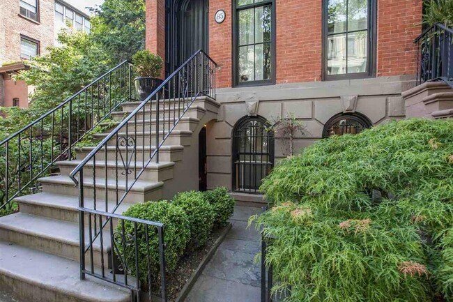 Photo - 85 Mercer St House
