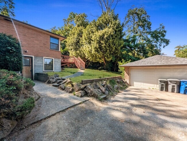 Building Photo - 1434 S 116th St Unit B Rental