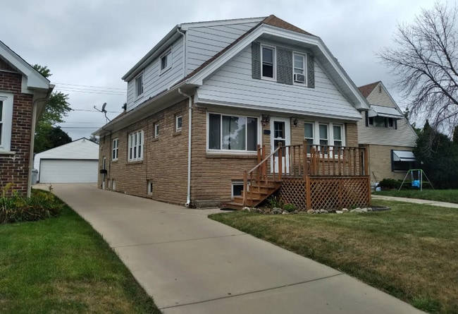 Building Photo - 2555 S 68th St Unit 2555 S 68th St (Upper)