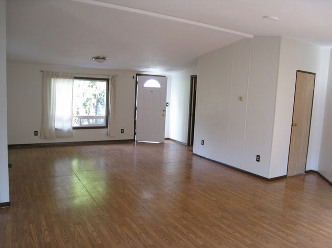 Photo - 704 SE 26th Ave