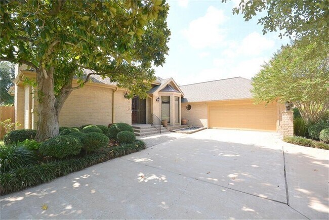 13103 Rincon Dr