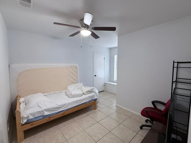 Photo - 1709 Kingwood Dr