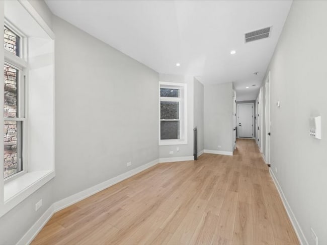 Photo - 2818 W Fletcher St Unit 1