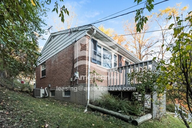 Photo - 3075 Percy Ave