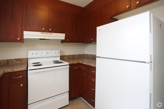2BR,1.5BA-Townhome w/ Patio 996 SF
