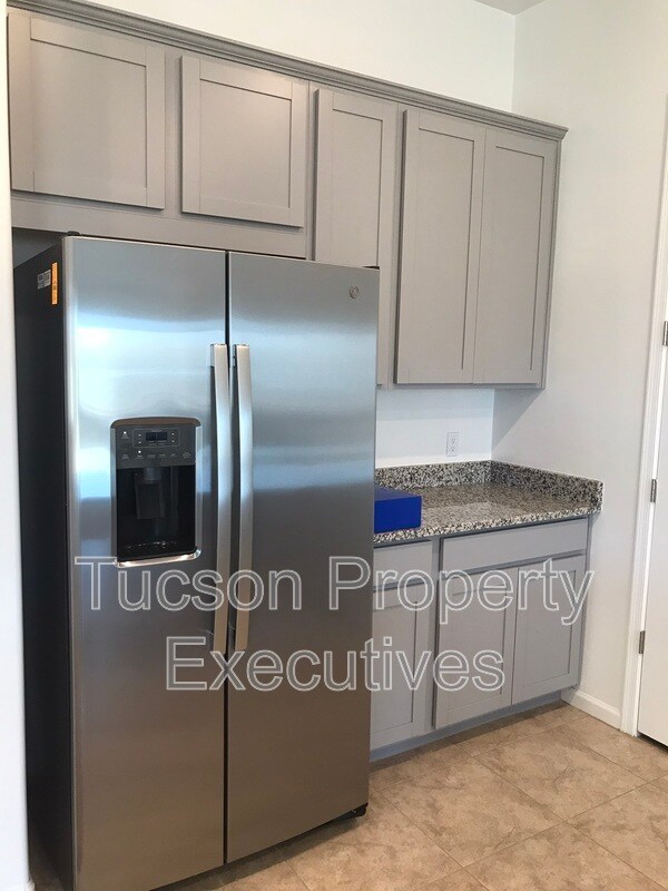 Photo - 10918 W Yates Ln