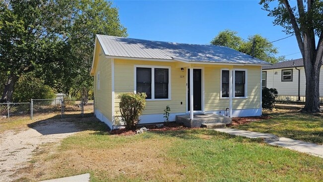Photo - 1614 N Lynn St