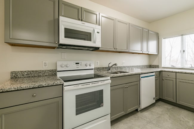 1207 Madison St Unit -1
