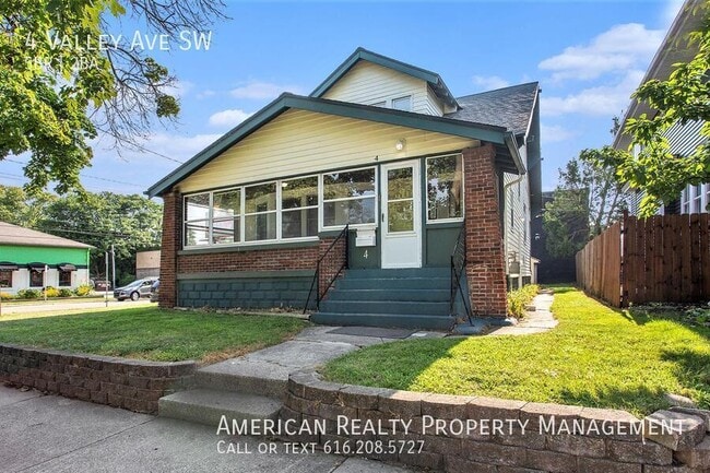 Building Photo - 4 Valley Ave SW