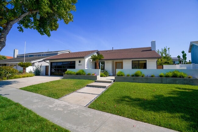 Building Photo - 1800 Oriole Dr