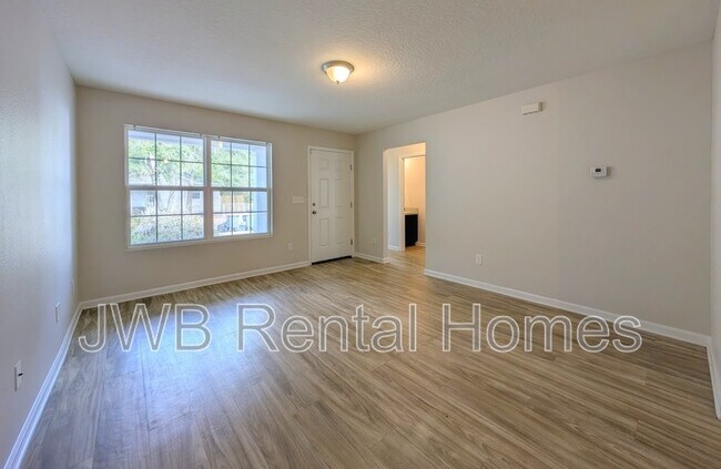 Photo - 1508 W 2nd St