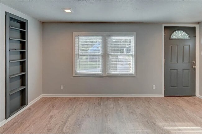 Photo - 611 S Overton Ave