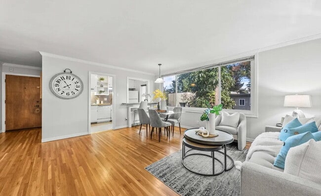 Photo - Spacious 1 bedroom 1 bathroom top floor unit in a highly desirable west side location!