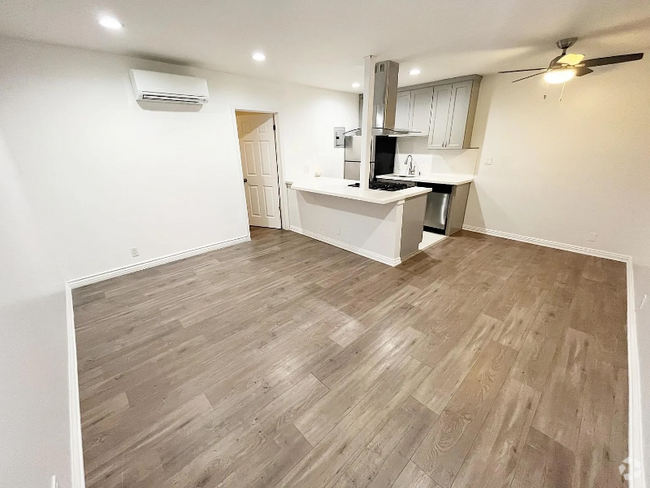 Building Photo - 1521 12th St Unit 7 Rental