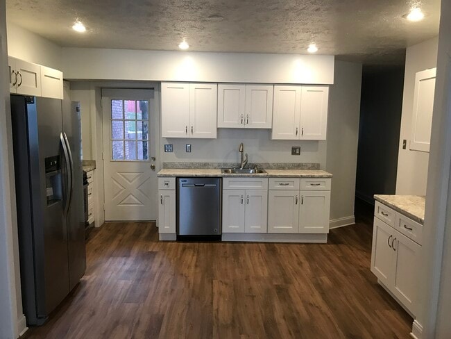 Photo - 2334 Sarah St Unit 1