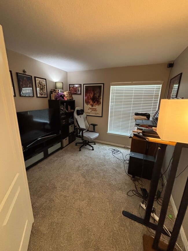 Building Photo - Fully Furnished/Turnkey. 2 bedroom / 2 bat... Rental