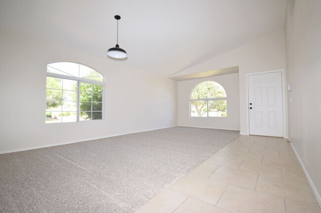 Photo - 4307 E Meadow W Ln