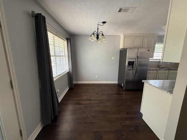 Photo - 9260 Josey St