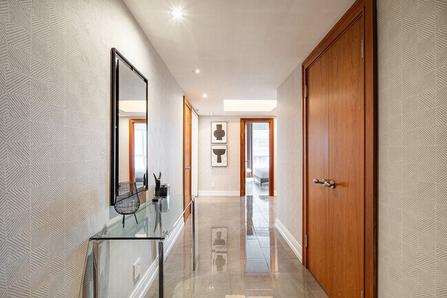 Photo - 1100 Rue de la Montagne Unit 1803