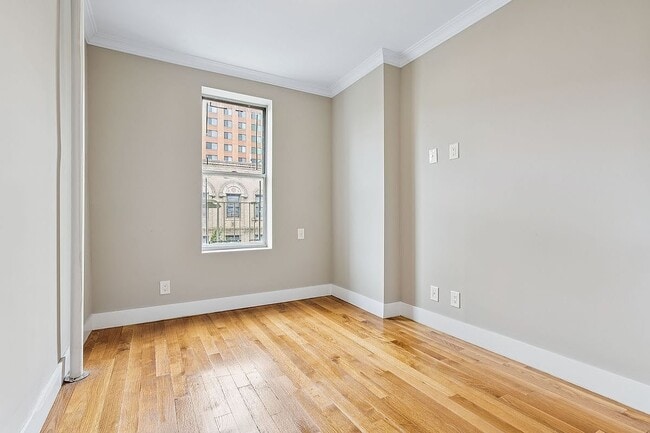 Photo - 811 Walton Ave