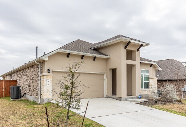 Photo - 920 Foxbrook Way