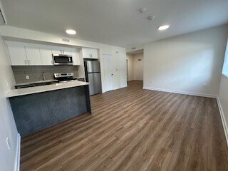 Photo - 630 Churchill Av N Unit 201