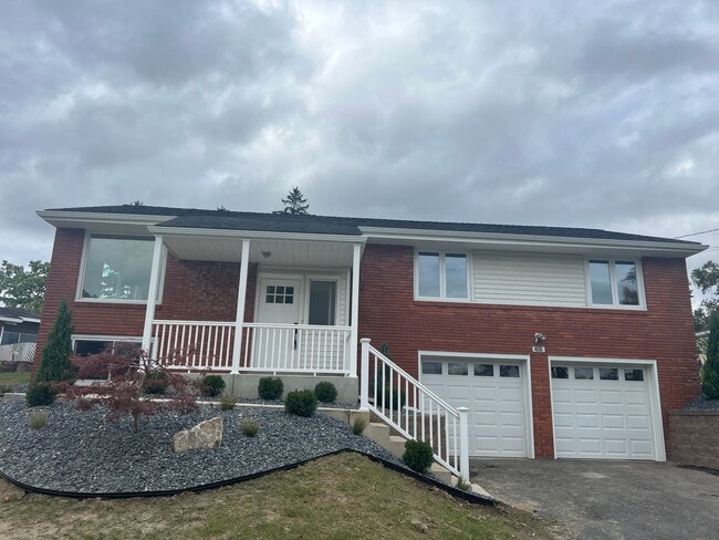 Photo - Beautifully Renovated 4 Bed/ 2 Bath with 2 Car Garage