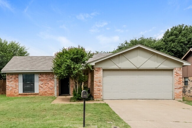 Photo - 1812 Hunting Green Dr Casa