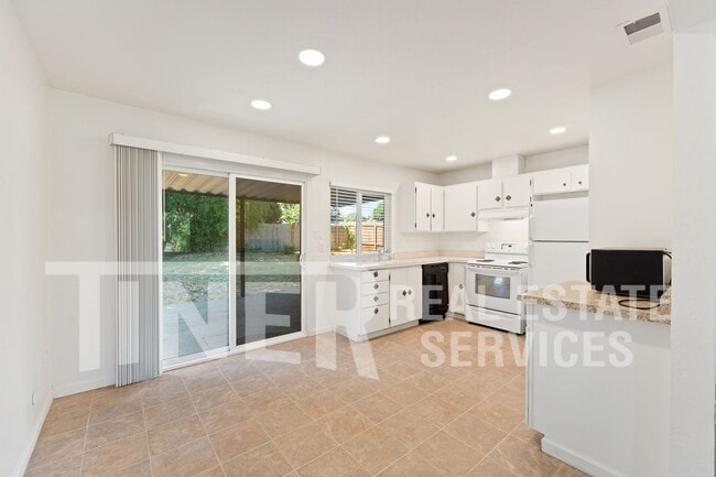 Photo - 8912 Lanier Way