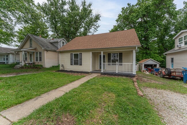 Photo - 1155 Hall St