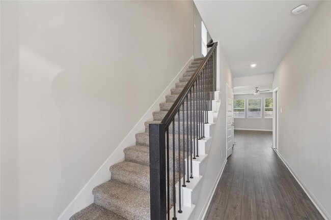 2046 W Darlington Oak Ct
