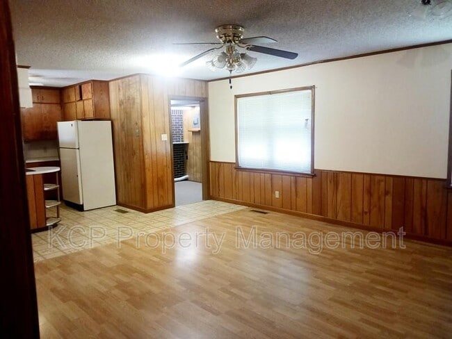 Photo - 600 Paw Paw Rd